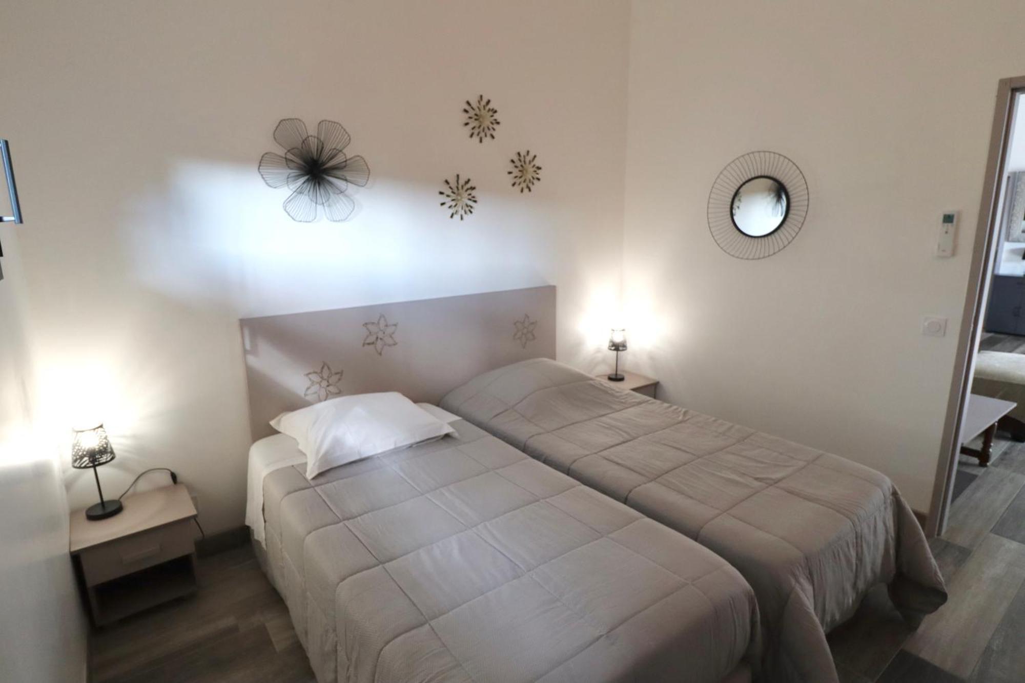 Gites Avec Piscine Et Jacuzzi Au Mas De Cadoule Saint-Just  ห้อง รูปภาพ